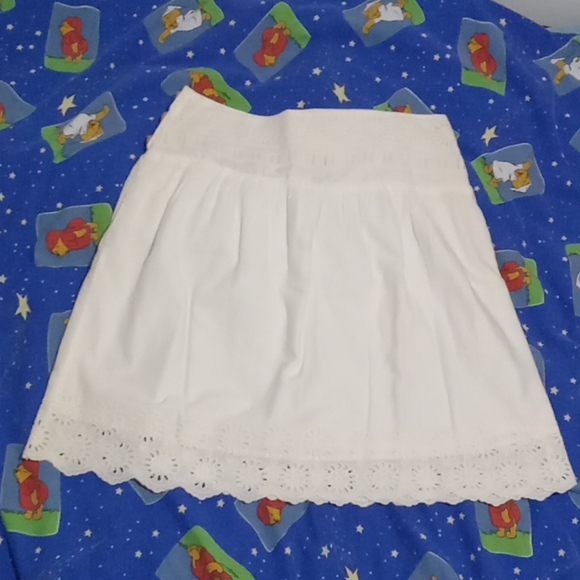 Roxy size 3 Off-White Color Skirt Floral Pattern w/ Wood Buttons - Picture 2 of 8